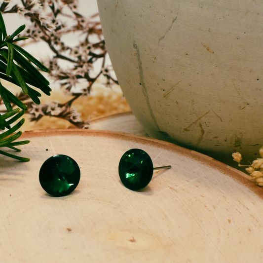 emerald stone stud earrings