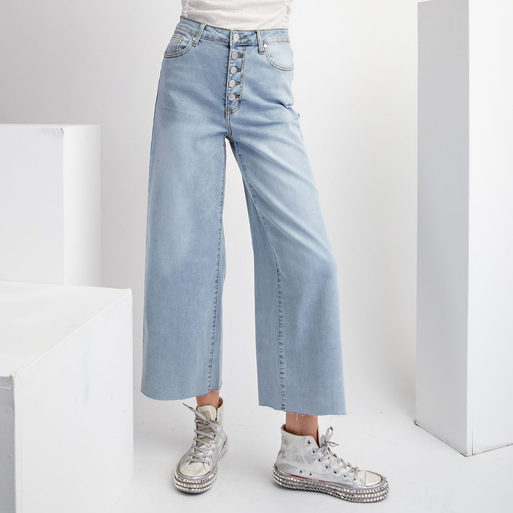 the bella cropped jeans in lt. denim