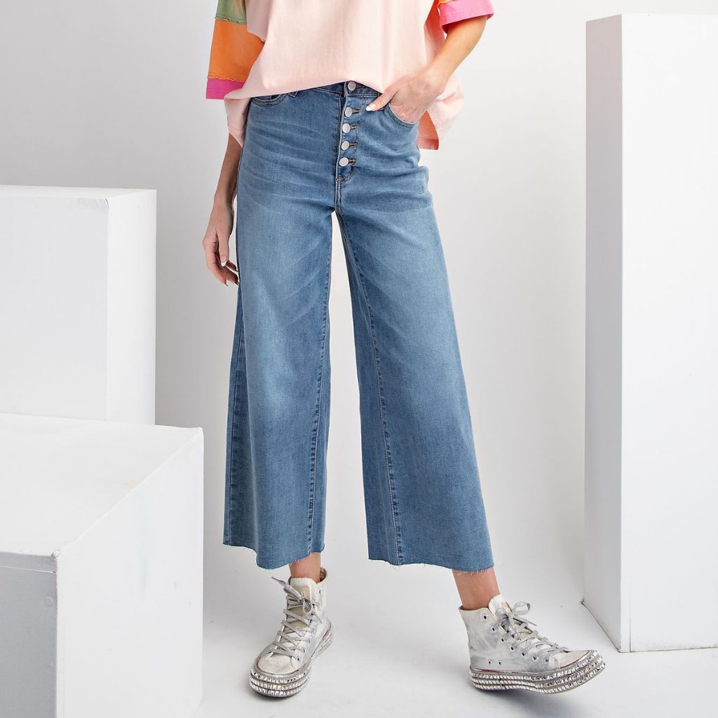 the bella cropped jeans in dk. denim