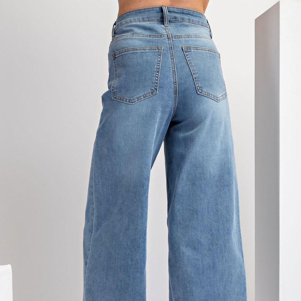 the bella cropped jeans in dk. denim