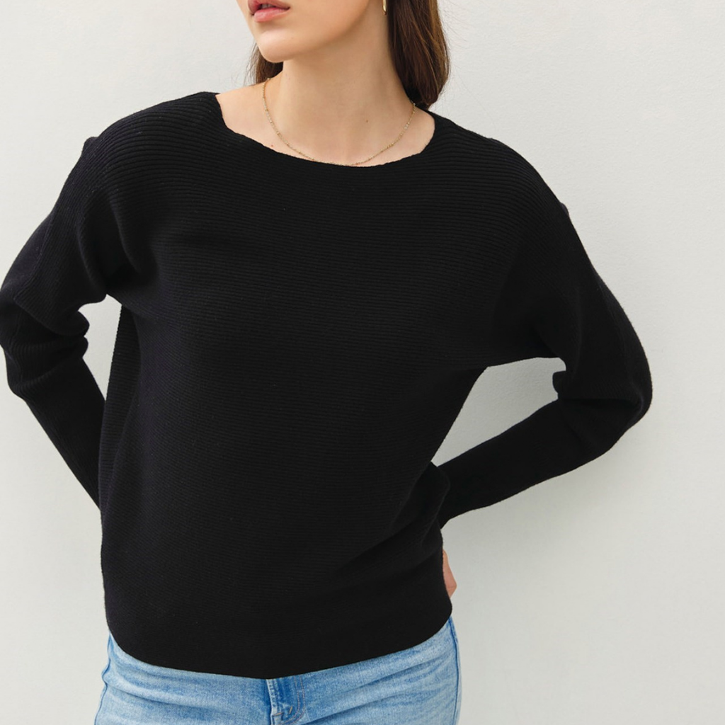 the ana sweater top in black